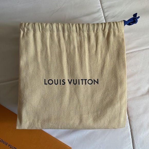 COPY - Louis Vuitton belt - Picture 5 of 6